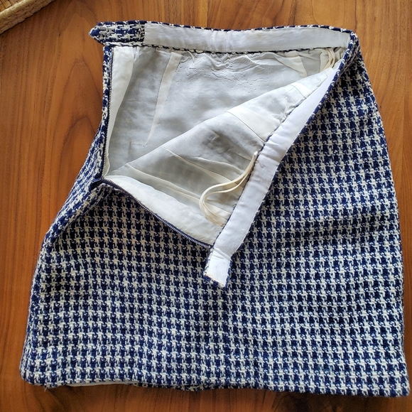 VINTAGE Wool Mini Skirt - Picture 5 of 6